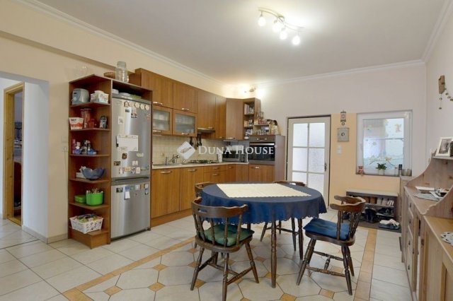 Eladó ikerház, Szatymazon 94.99 M Ft, 5 szobás