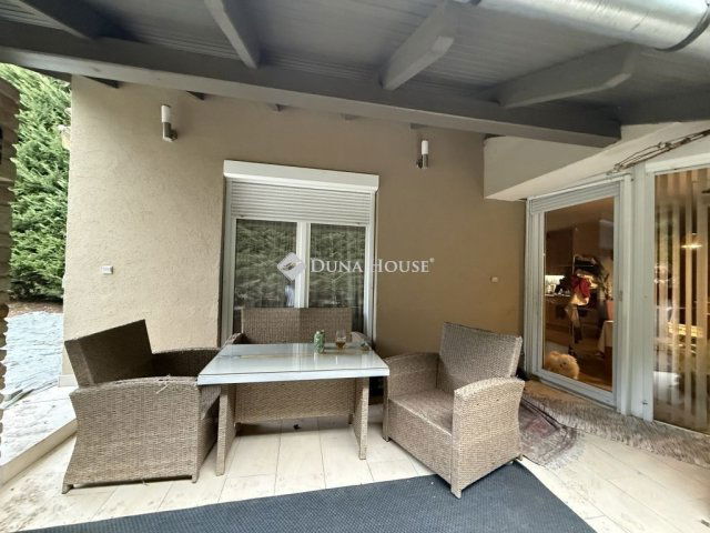 Eladó családi ház, Szentendrén 174 M Ft, 2 szobás