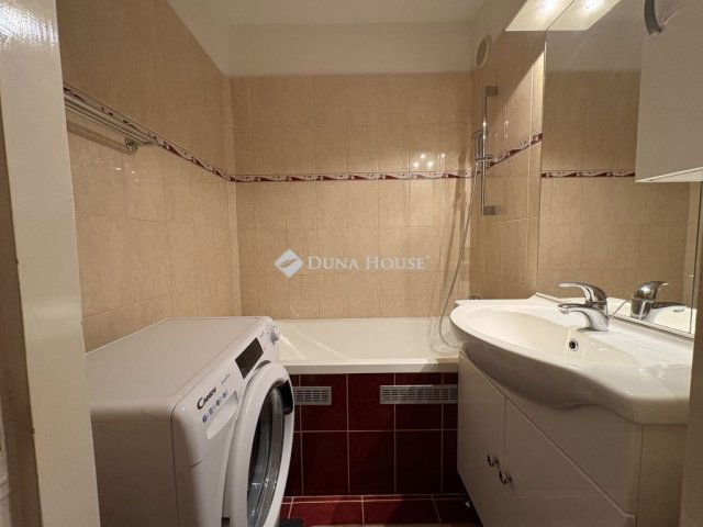 Eladó panellakás, Dunakeszin 73.5 M Ft, 3 szobás