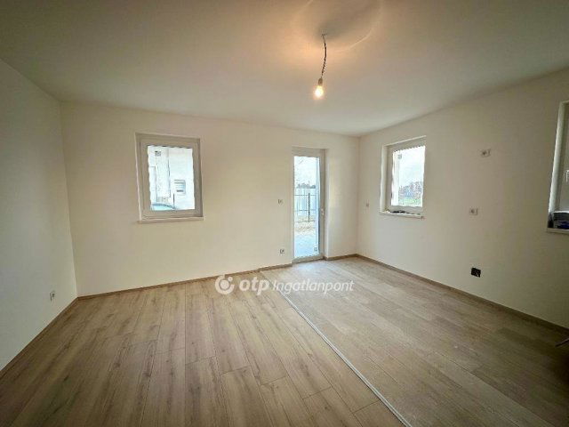 Eladó téglalakás, Tökölön 79.9 M Ft, 2+1 szobás