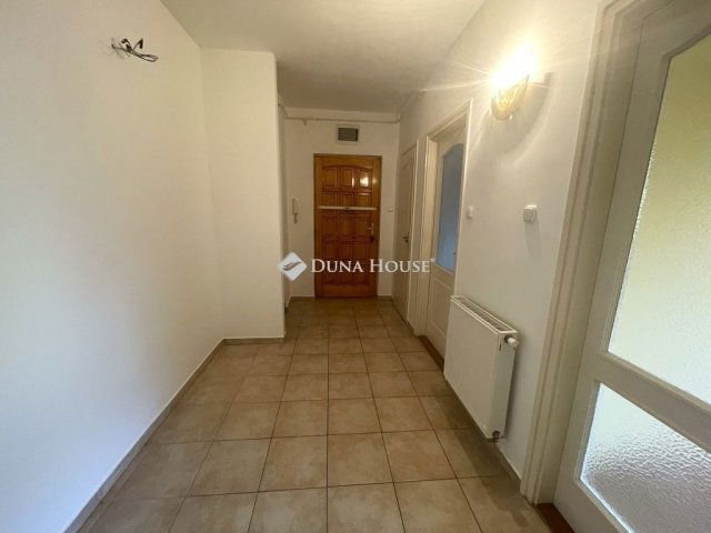 Eladó téglalakás, Szegeden 68.9 M Ft, 3 szobás