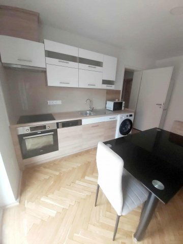 Eladó téglalakás, Pécsett 60 M Ft, 1+1 szobás