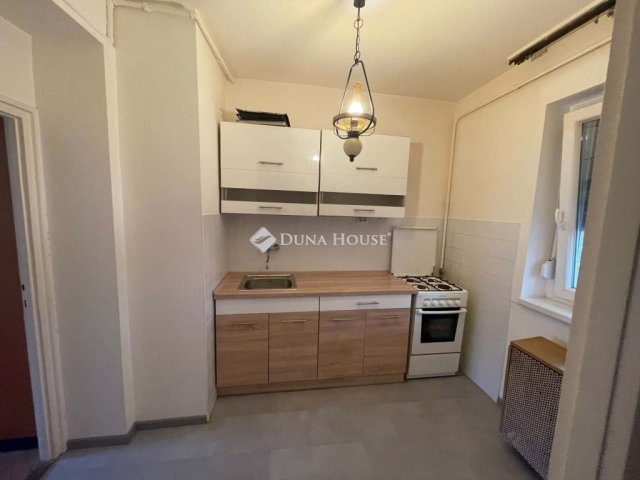 Kiadó téglalakás, albérlet, Szegeden 160 E Ft / hó, 2 szobás