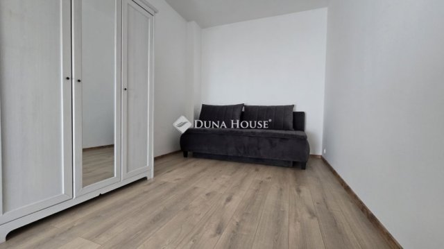 Eladó téglalakás, Szegeden 81.7 M Ft, 3 szobás