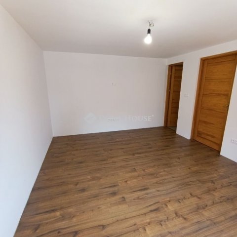 Eladó családi ház, Forráskúton 79.9 M Ft, 5 szobás