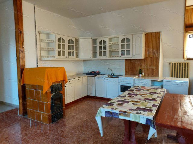 Eladó családi ház, Balatonmáriafürdőn 94.99 M Ft, 10 szobás