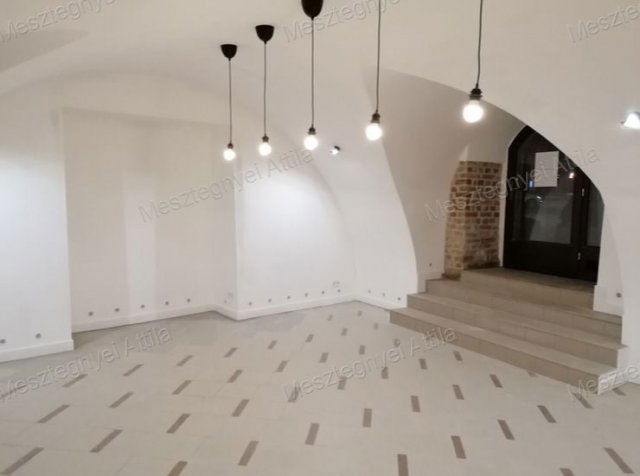 Eladó üzlethelyiség, Sopronban 39.99 M Ft, 1 szobás