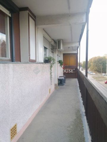 Eladó panellakás, Mohácson 22.9 M Ft, 1 szobás