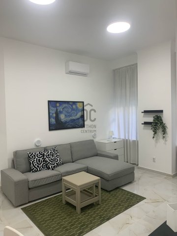 Eladó téglalakás, Budapesten, V. kerületben 46.9 M Ft, 1 szobás