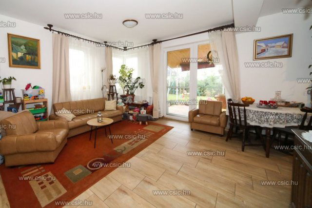 Eladó sorház, Vácon 109 M Ft, 1+3 szobás / költözzbe.hu