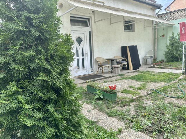 Eladó téglalakás, Budapesten, XX. kerületben, Jókai Mór utcában