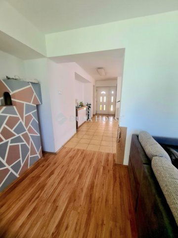 Eladó családi ház, Szőkén 59.99 M Ft, 3+1 szobás