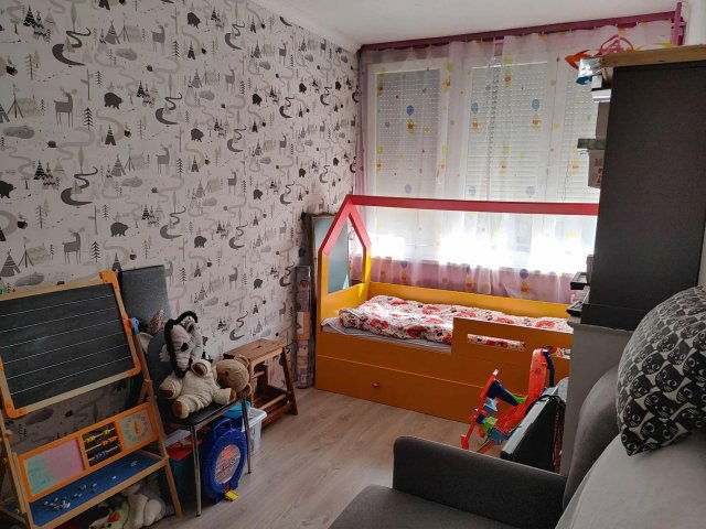 Eladó téglalakás, Oroszlányban 34.99 M Ft, 2 szobás