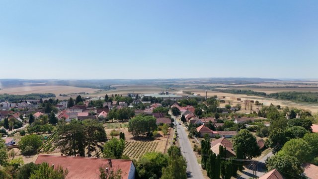 Eladó családi ház, Geresdlakon 24.9 M Ft, 4 szobás