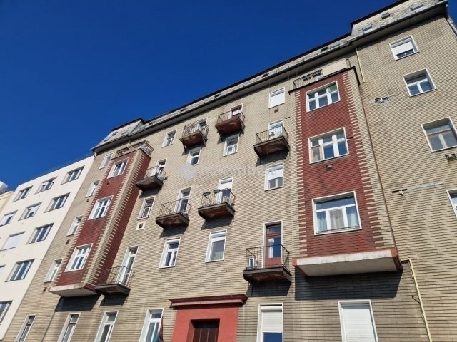Eladó téglalakás, Budapesten, VII. kerületben 69.9 M Ft