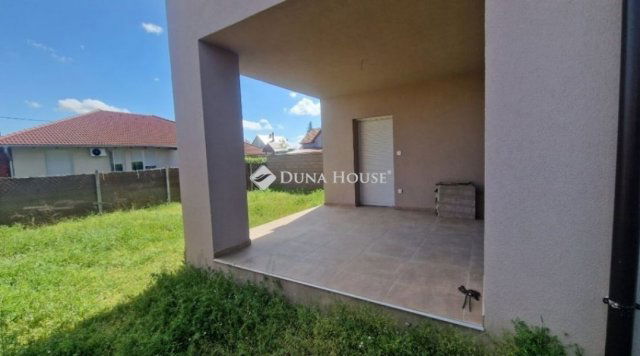 Eladó ikerház, Szigetszentmiklóson 104.9 M Ft, 5 szobás