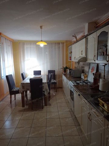 Eladó családi ház, Békésen 26 M Ft, 3 szobás