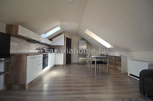 Eladó téglalakás, Kőszegen 36.5 M Ft, 2 szobás