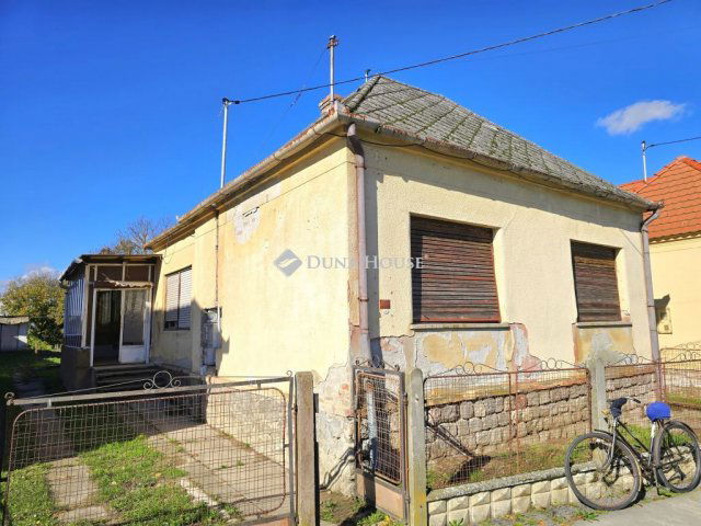 Eladó családi ház, Felsőszentmártonon 7.9 M Ft, 4 szobás