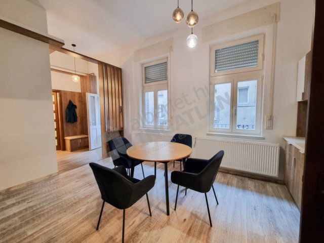 Kiadó téglalakás, albérlet, V. kerületben, Papnövelde utcában