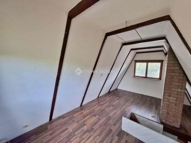 Eladó családi ház, Veresegyházon 56 M Ft, 3 szobás