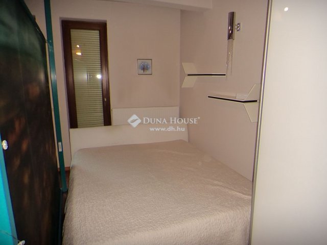 Eladó téglalakás, Budapesten, I. kerületben 198 M Ft, 1 szobás