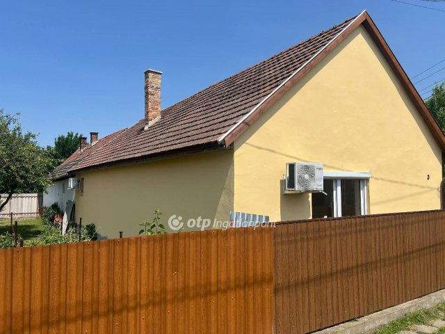 Eladó családi ház, Nagykátán 39.9 M Ft, 2 szobás
