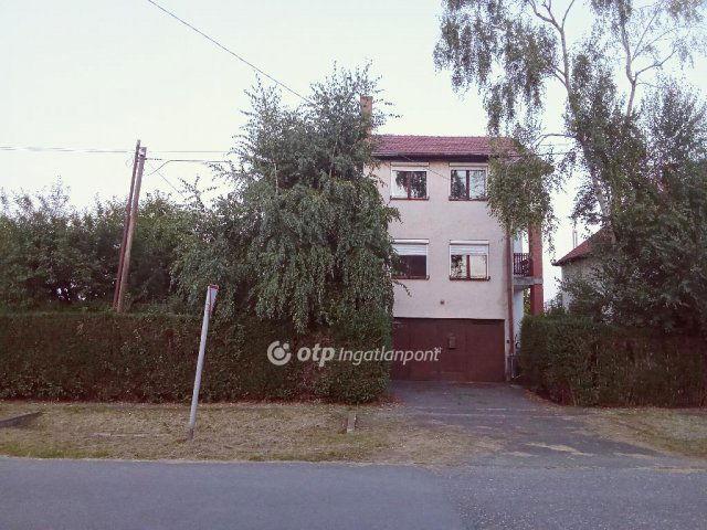 Eladó családi ház, Fehérgyarmaton 69.5 M Ft, 6 szobás