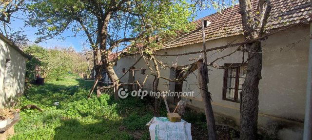 Eladó családi ház, Kispiriten 15.9 M Ft, 4 szobás