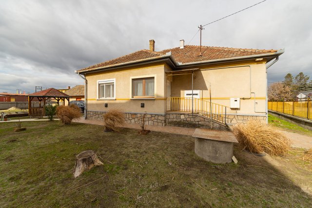 Eladó családi ház, Nagykátán 42.9 M Ft, 3 szobás