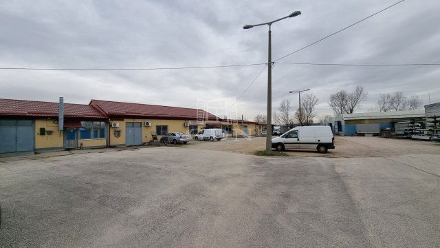 Kiadó ipari ingatlan, Székesfehérvárott 220 E Ft / hó