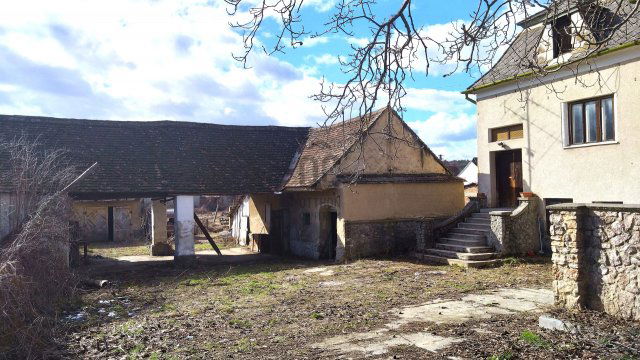 Eladó családi ház, Peresznyén 38.5 M Ft, 5 szobás