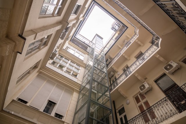 Eladó téglalakás, Budapesten, VI. kerületben 81 M Ft, 2 szobás