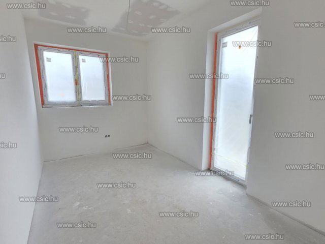 Eladó ikerház, Tahitótfalun 99.9 M Ft, 5 szobás