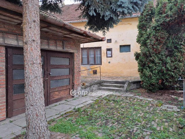 Eladó családi ház, Gyulán 34.3 M Ft, 2 szobás