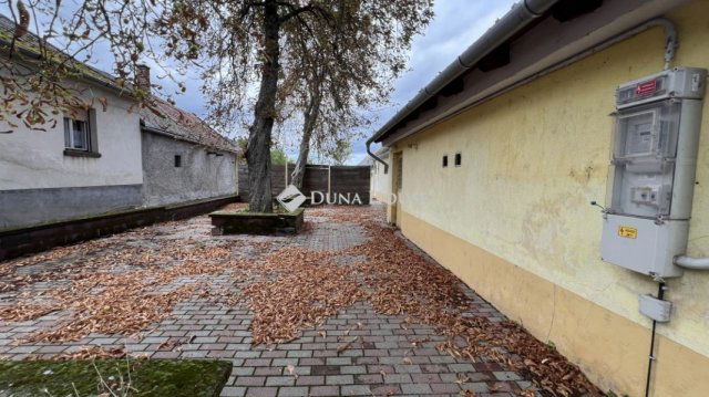 Eladó üzlethelyiség, Tótvázsonyban 69 M Ft