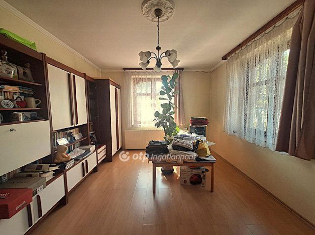 Eladó családi ház, Békésen 72.5 M Ft, 1+2 szobás