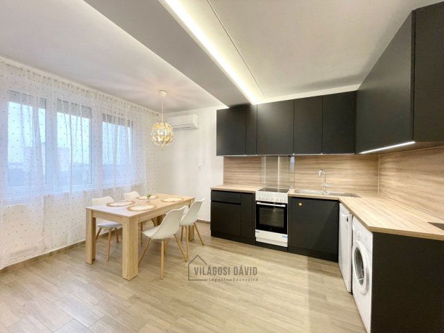 Kiadó panellakás, albérlet, Debrecenben 250 E Ft / hó, 2 szobás