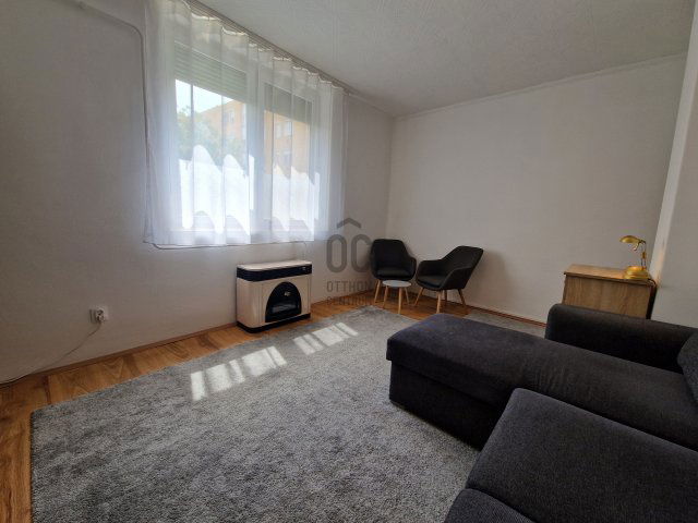 Eladó téglalakás, Gyöngyösön 24.9 M Ft, 1 szobás