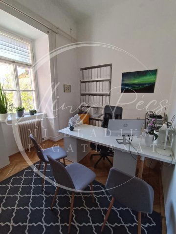 Kiadó iroda, Pécsett, Király utcában 65 E Ft / hó, 1 szobás