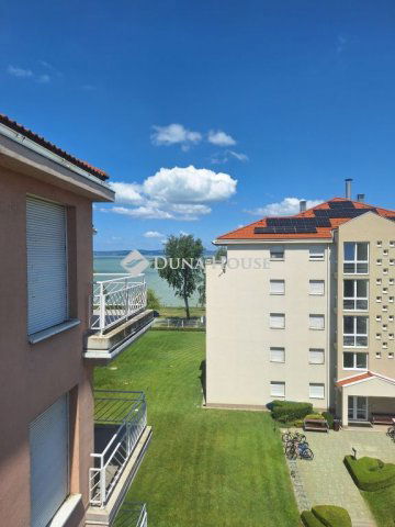 Eladó téglalakás, Siófokon 85 M Ft, 2 szobás