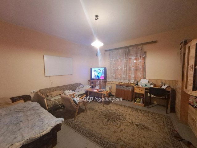 Eladó családi ház, Kenderesen 11.9 M Ft, 2+1 szobás