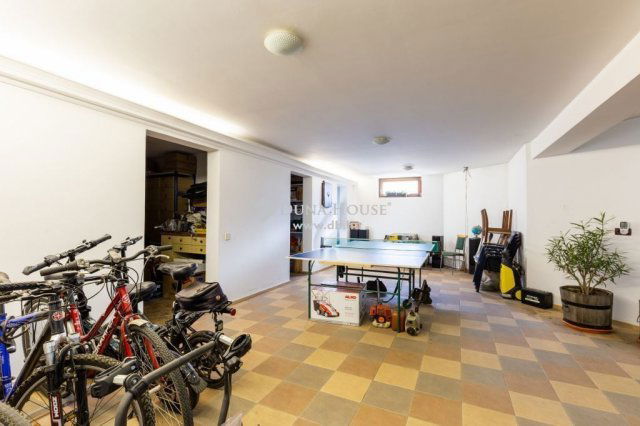 Eladó családi ház, Kistarcsán 329 M Ft, 5 szobás