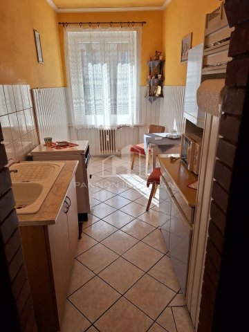 Eladó téglalakás, Ajkán 33.9 M Ft, 2 szobás