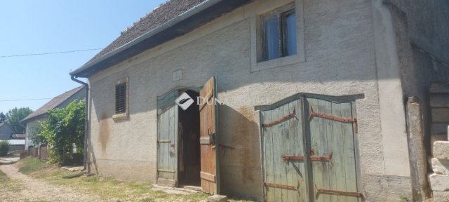 Eladó mezogazdasagi ingatlan, Etyeken 49.9 M Ft