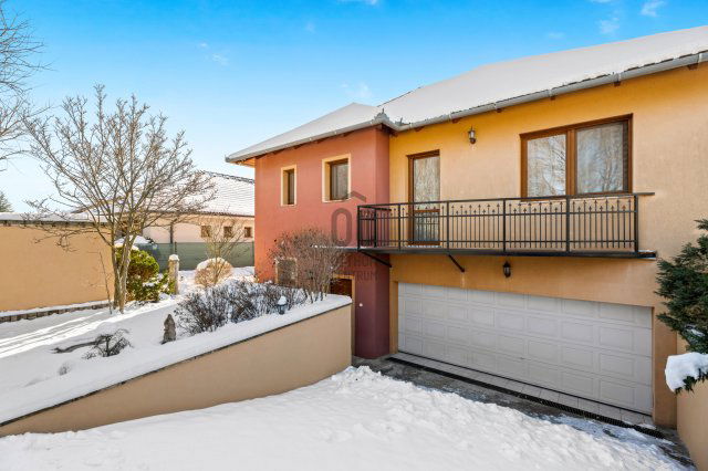 Eladó családi ház, Csömörön 229.9 M Ft, 5 szobás