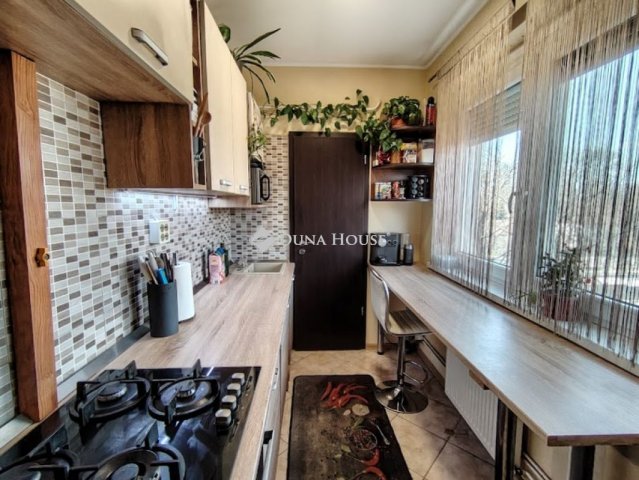 Eladó panellakás, Békéscsabán, Tinódi utcában 34.5 M Ft