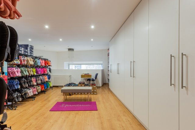 Eladó üzlethelyiség, Budapesten, V. kerületben 385 M Ft