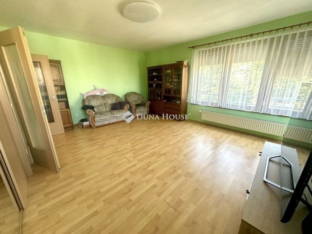 Eladó téglalakás, Budapesten, III. kerületben 110 M Ft, 3 szobás