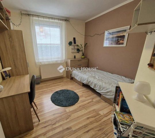 Eladó családi ház, Kapuváron 121 M Ft, 5 szobás